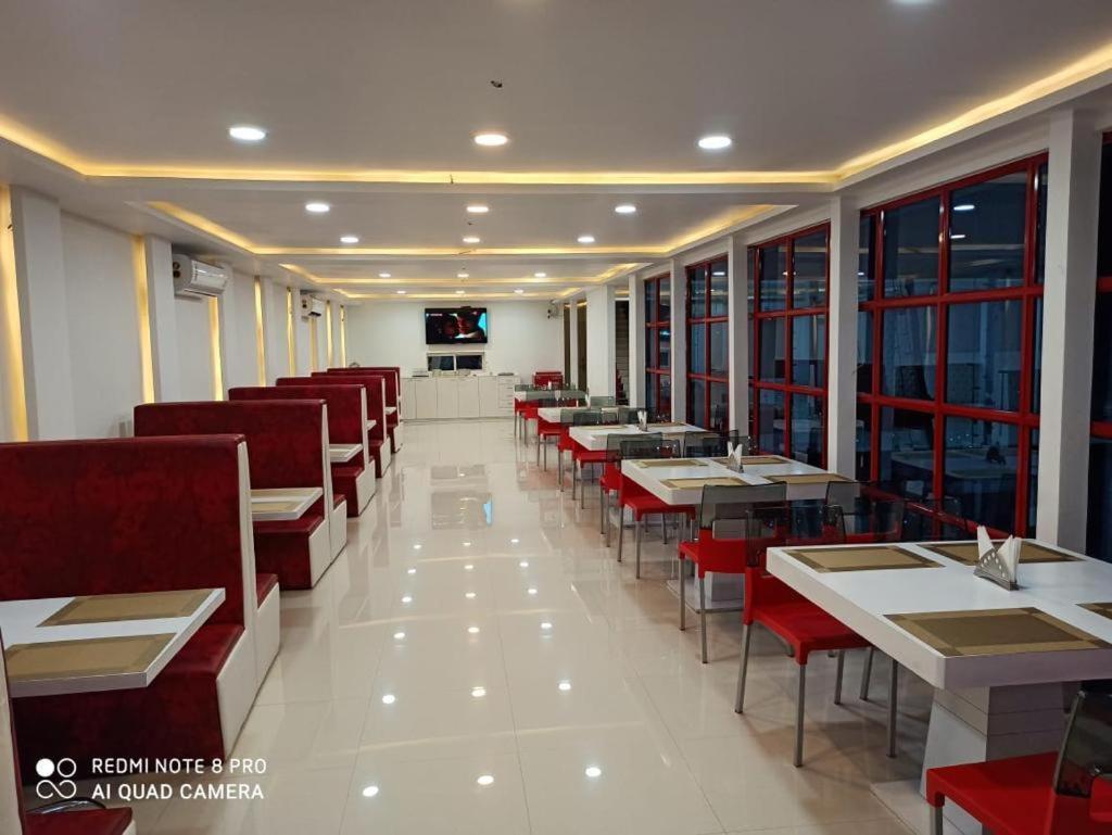Gods County. Resort & Banquets 塔拉皮斯 外观 照片