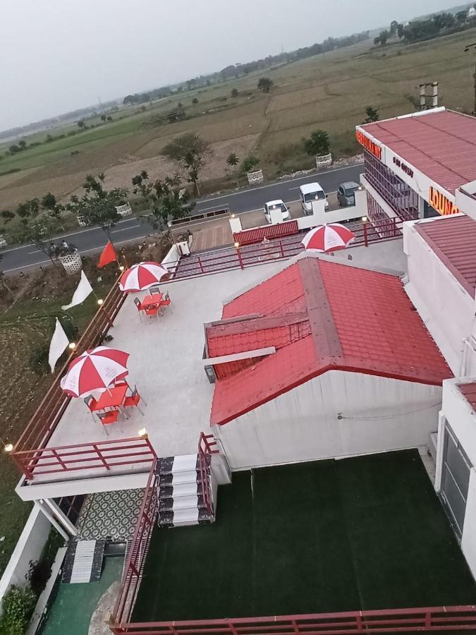 Gods County. Resort & Banquets 塔拉皮斯 外观 照片