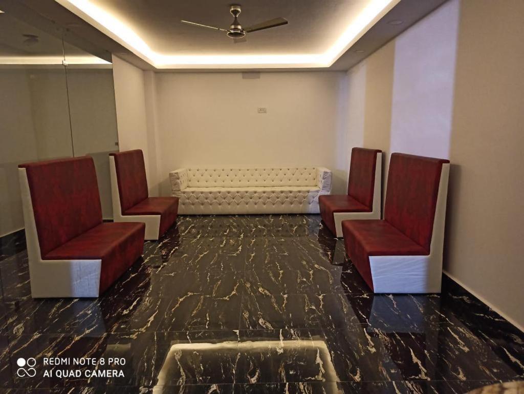 Gods County. Resort & Banquets 塔拉皮斯 外观 照片