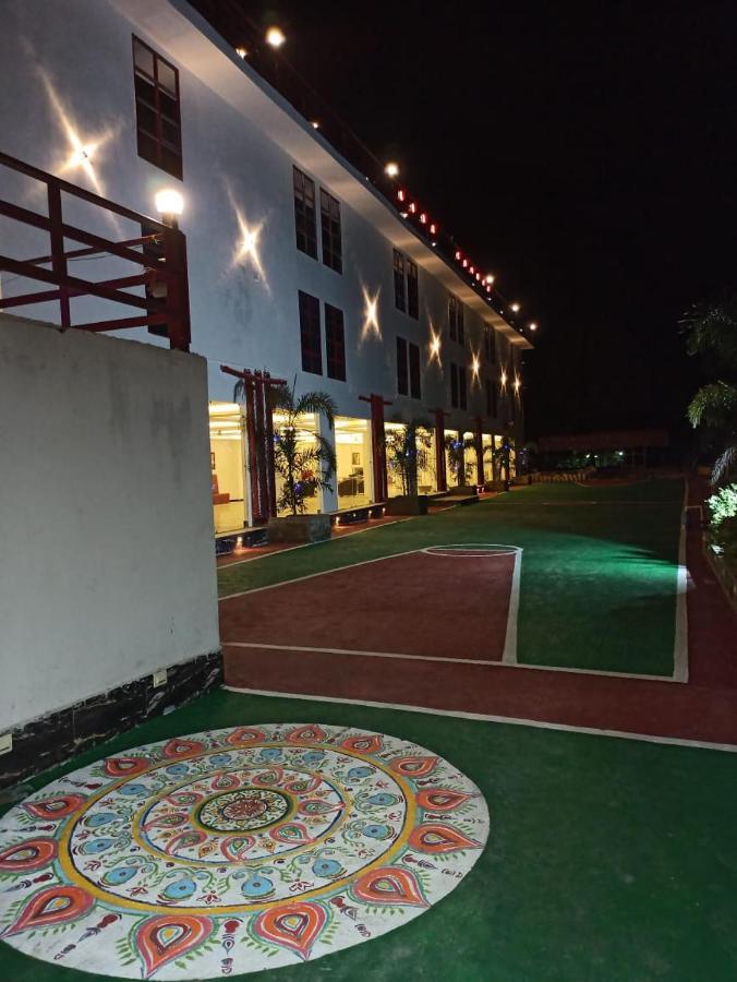 Gods County. Resort & Banquets 塔拉皮斯 外观 照片
