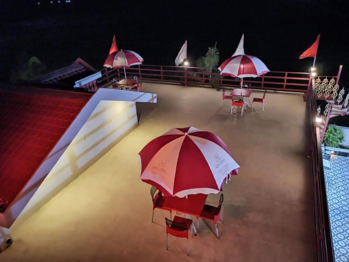 Gods County. Resort & Banquets 塔拉皮斯 外观 照片
