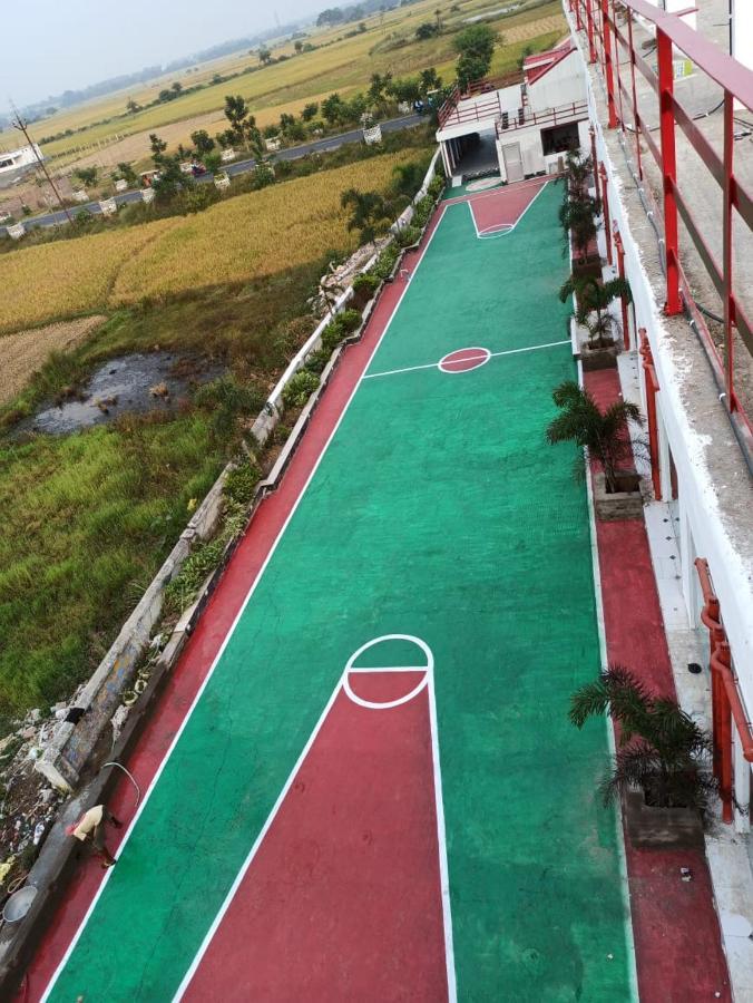 Gods County. Resort & Banquets 塔拉皮斯 外观 照片